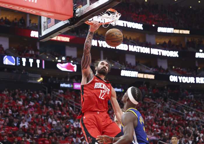 亚当斯：不认为自己是NBA最壮的人 裁判这么想导致我被撞了也不吹
